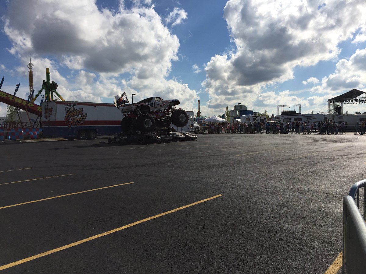 OhioSpringFest's tweet image. Crushin' Cars at #OhioSpringFest!