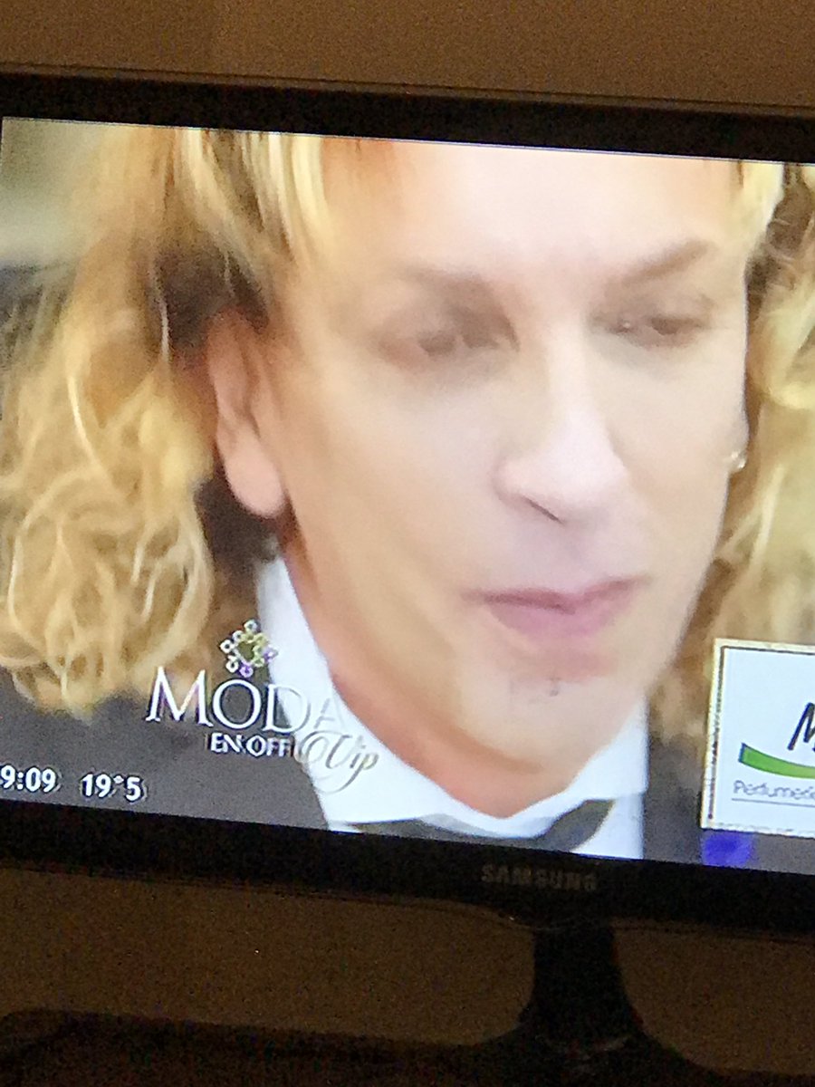 marcetapia's tweet photo. Porque ese plano??? #modaenoff en Rosario no nos privamos de nada nada. Cada domingo desde esta hora hasta la noche nuestra tele es ufff https://t.co/ZRJvPBjV4u