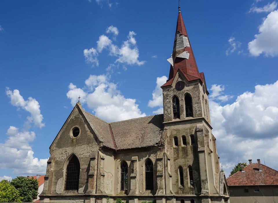 re_animacijaS's tweet photo. Otkrivamo koje spomenike ReAnimiramo :)
Crkva Svetog Ivana Nepomuka u Putincima #nasleđe #neogotika #putinci #heritage #gothic #architecture https://t.co/1KcXiS9vfa