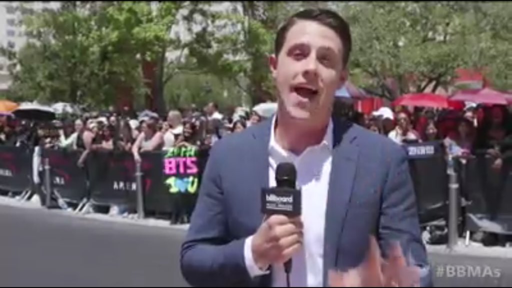xrymun's tweet photo. ARMY everywhere #BBMAs https://t.co/OWVyPiWf0I