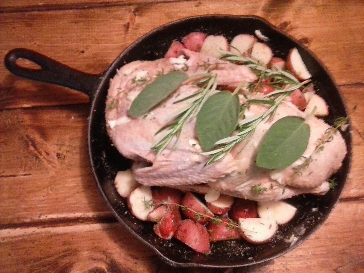 Arin_Wanderer's tweet photo. Homegrown root veggies, herbs and duck ready for the roast! #homesteading #skillet #Permaculture #Edgewild https://t.co/8ek0sU0SwJ