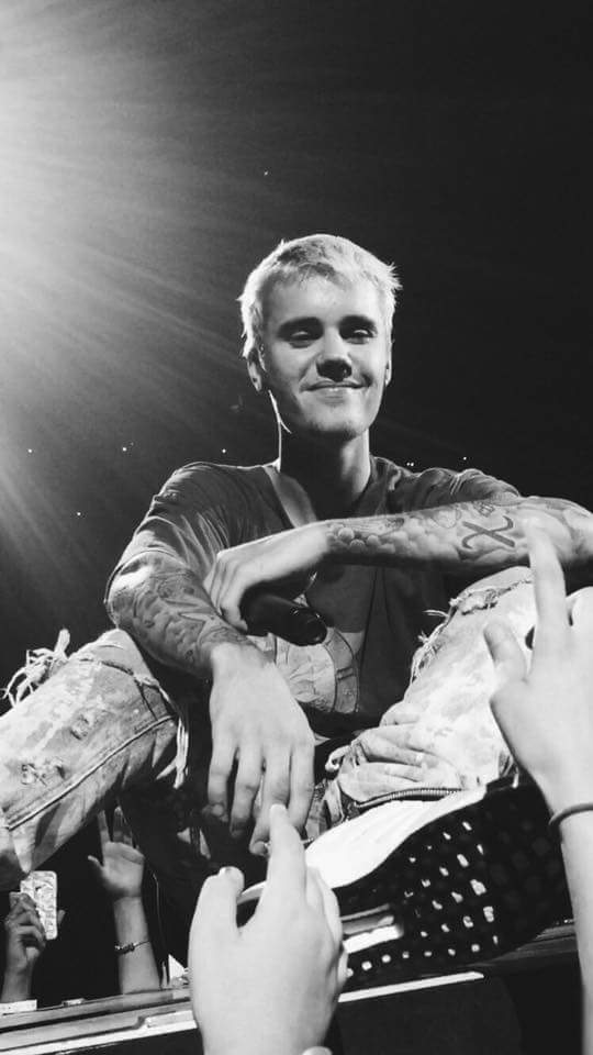 tarver_maria's tweet photo. #JustinBBMAs solo quiero tenerte así de cerca https://t.co/9YwF16JTqW