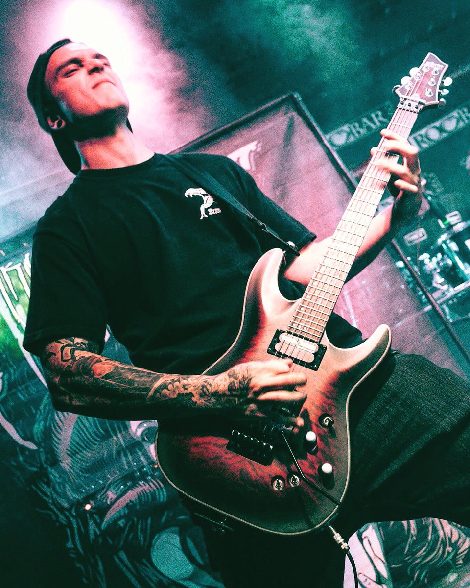 MasterNater_'s tweet photo. #SchecterPic 📸: @fatcakemedia https://t.co/89lK9NYnn2