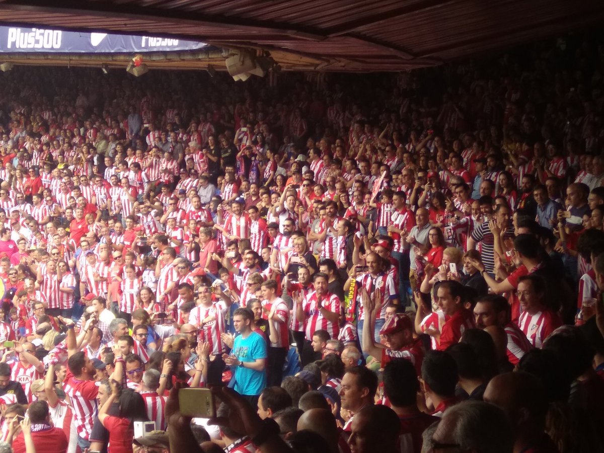 ladeporteca's tweet image. &quot;El Atleti es su gente. Tú y yo. Allá donde estemos nosotros estará el Atleti&quot;. #AtletiTeAmo #ParaSiempre