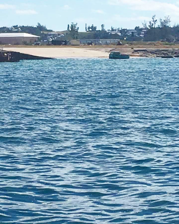 BERMEMES's tweet photo. You know she's nurrly summa time in Bermy when....... ⛟🌊 📸  Chris maughan. #Bermuda #Bermemes #onlyinbermuda https://t.co/BUV9TFn6KY https://t.co/VAbRmse9l1