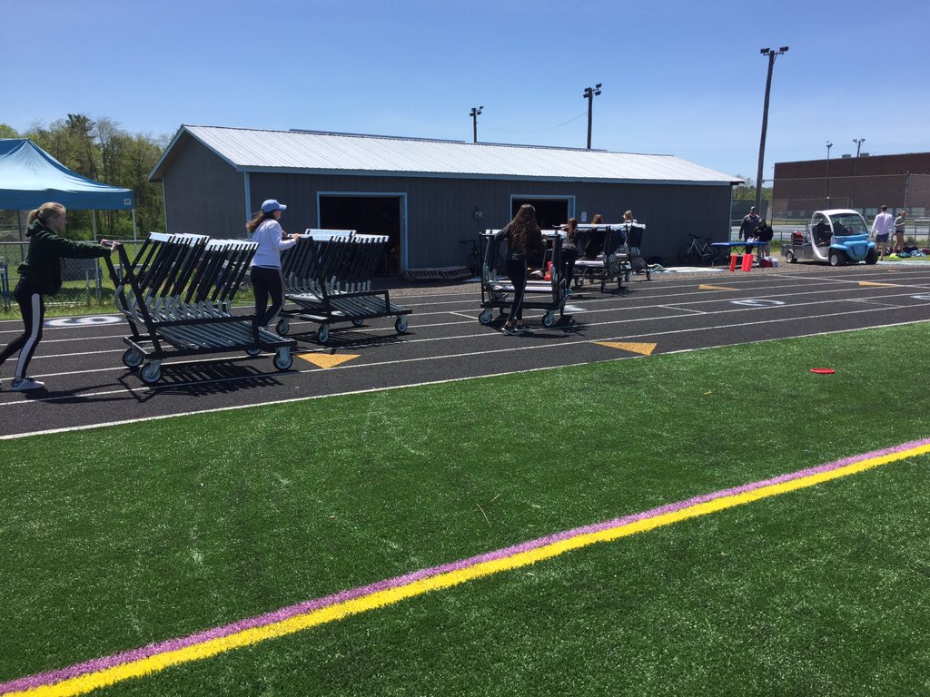 stiner909's tweet image. @trackfield05403 hurdles clean-up train after a job well done today! Shout out to @TrackLifeTiming for making today great! #iversonrelays