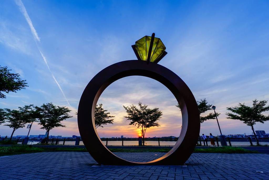アワビ 巨人の指輪 指輪のオブジェ 越谷レイクタウン 夕景 日の入り Sony A6000 T Co Wmix3aiptc Twitter アワビ 巨人の指輪 指輪のオブジェ 越谷レイクタウン 夕景 日の入り Sony A6000 T Co Wmix3aiptc Twitter