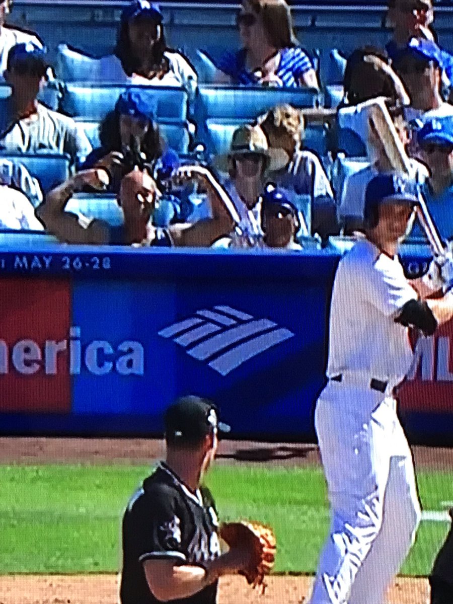 ryanhiskey's tweet photo. Bro, you see me on tv today? #Brosuf  @Dodgers https://t.co/Hi7PS88Fgv
