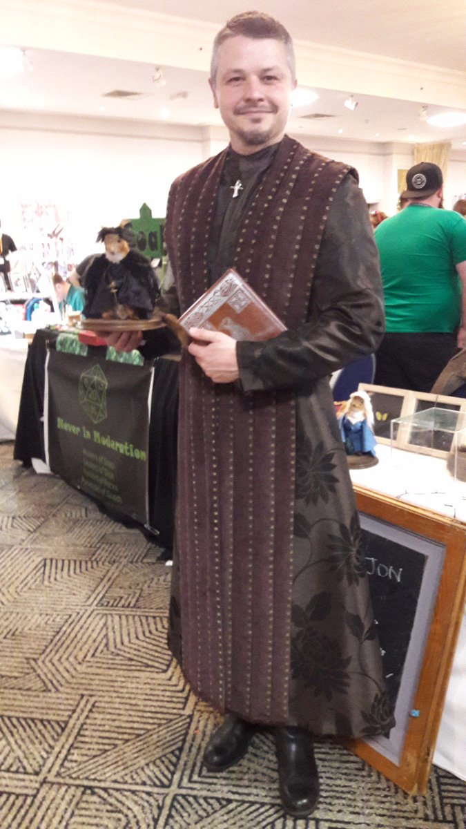 seajays's tweet image. Lord Petyr Baelish truly has Jon Snow in the palm of his hand. @DDSporrans #squirrelofthrones