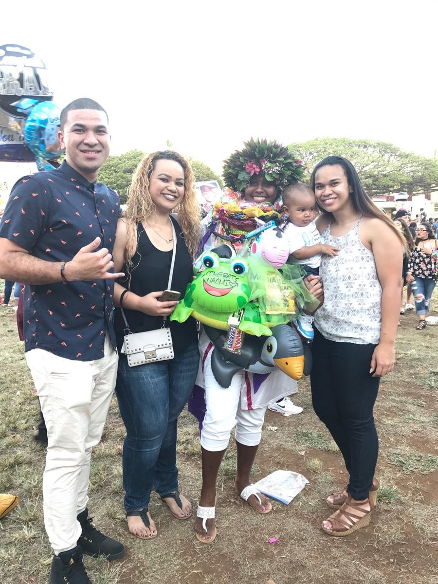bryson_tl's tweet photo. Man, imma miss y'all so much. Congrats to my 🏀 girls!!! #Molimau💪🏼 #Naomi🌘 #Lexuss😩 #Chantal👌🏼 #OIAChamps 🏆🥇 @cklm24 https://t.co/D5NAK3lXgC