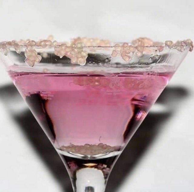 LimeCaviarComp's tweet photo. ~ Pretty in pink with our Champagne Pink Finger Lime! 💗#scenicrim #queensland #fingerlimes #fingerlime #limecaviar 📷@alberilimonecaviale https://t.co/O6EdWT4JR2