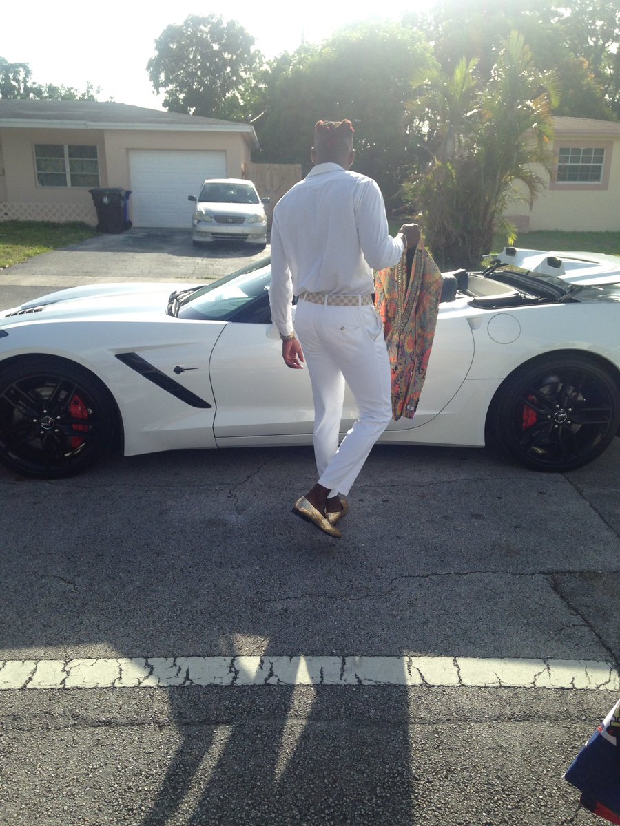 florida__boii's tweet photo. Dripping Sauce 💰💦🤤🤤
#Prom2k17 https://t.co/RLo1MIQuek