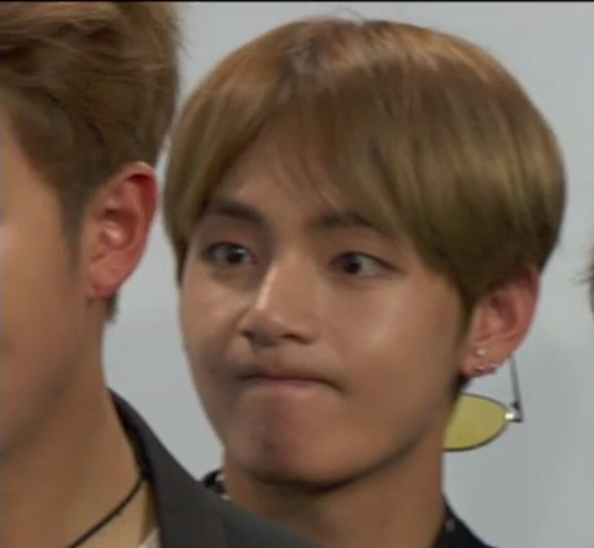 SHlNH0's tweet photo. I am voting for BTS for TOP SOCIAL ARTIST at the #BBMAs  . RT to vote! #BTSBBMAs https://t.co/KqwSgzZFTP