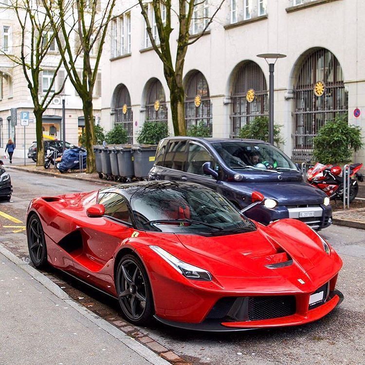 LiveDreamLife's tweet photo. #luxurycars 👌#livedreamlife 😎 https://t.co/gDE4iC7CaP https://t.co/Nl6zlDXrM2
