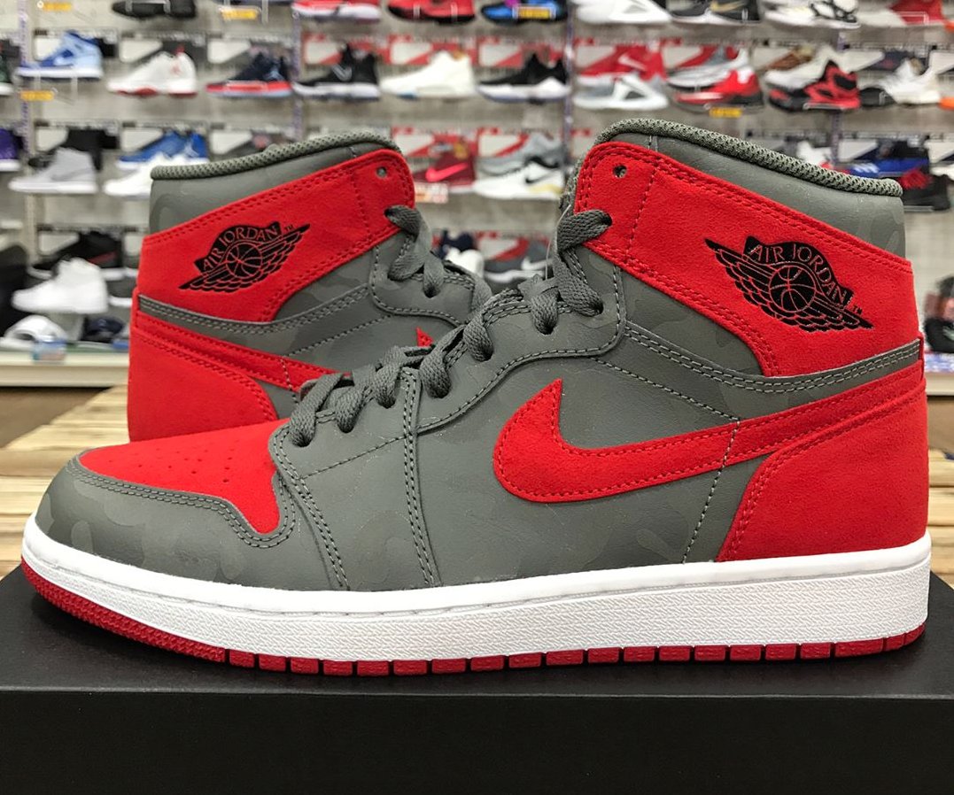 SneakerNews's tweet photo. The Air Jordan 1 High "Camo Pack" features a new take on some old classics https://t.co/lWIRArl7No https://t.co/maEe3kLNqQ
