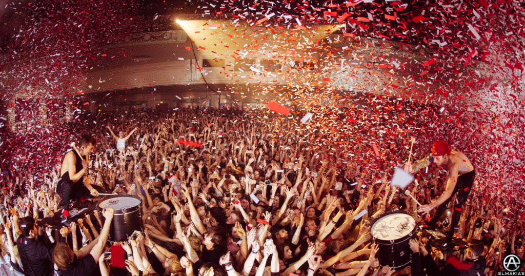 TOPVOTlNGSTATS's tweet photo. #ourCliqueIsBeautiful #topBBMAs https://t.co/VIxbyHIp0U
