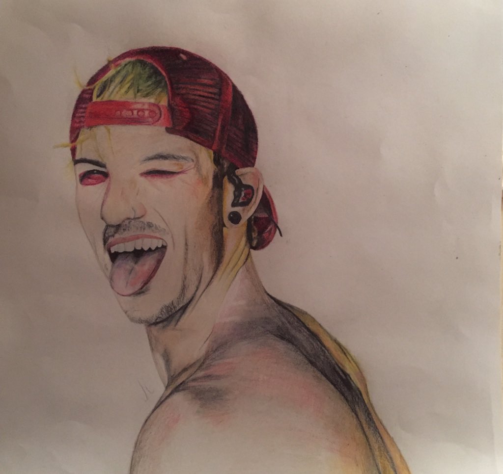 idfwshady's tweet photo. #ourCliqueIsBeautiful because you all encouraged me and many others to create. |-/ +

#topBBMAs #cliqueart https://t.co/58odCZ9Gsz