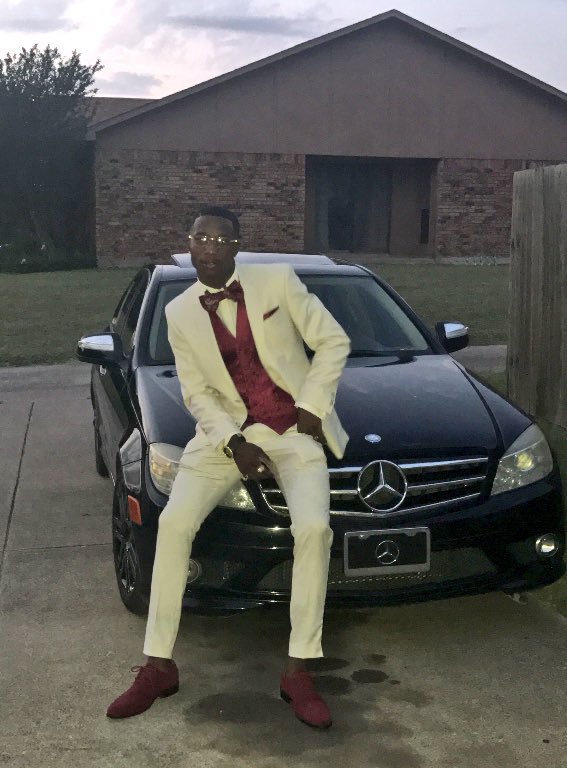 TheLdCox's tweet photo. These All Blurry 😒 But.. PROM🎬💰😈 https://t.co/vpCb15LY1T