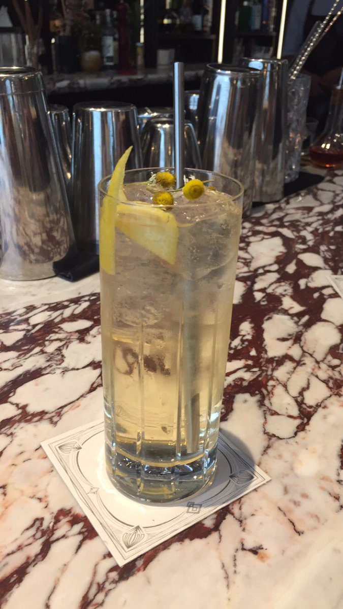TheCornerMx's tweet photo. L'apéritif en @FiftyMils #coctelería en #FourSeasonsMexico https://t.co/S8oqsQIkGg