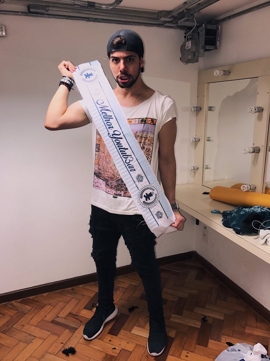 t3ddyyyyy's tweet photo. melhor youtub3ar,,,,,,

até pq só tem eu mesmo 🐻✨ https://t.co/q1njKzT6pm