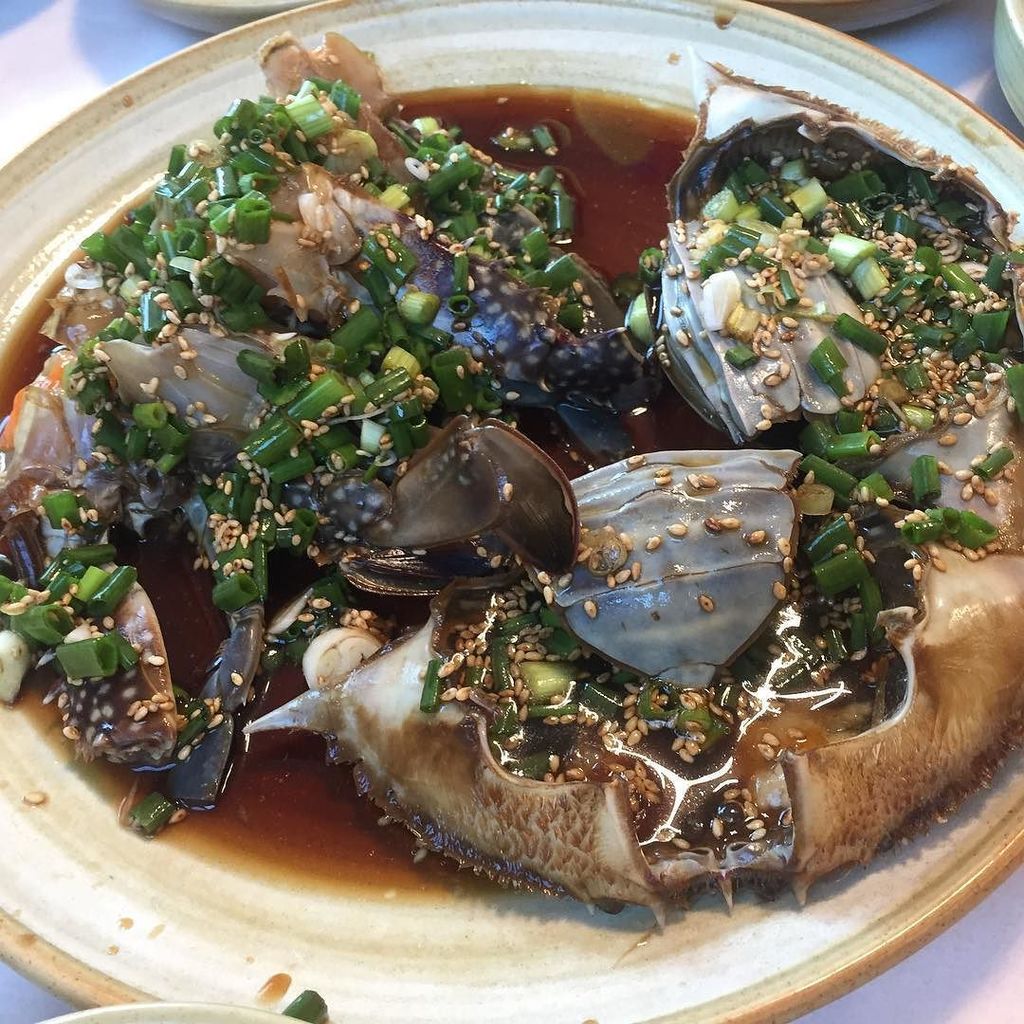 dreaming_boy's tweet photo. 우리 애가 노래를 불러 왔다..
간장게장집..
난 귀찮은 건 손도 안대기 때문에 게는 먹지 않는다..
아직 치아가 약해 우리 애는 앞부분만 먹는데 나머지는 나의 몫..
애가 생기면 이렇게 힘든 일을 해야 … https://t.co/O4I3ZvkLWt https://t.co/IzZj0sfRCS