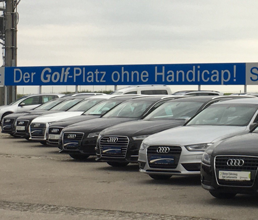 SimplyGolfAT's tweet photo. We guess this Volkswagen-Dealer doesn't like golf 😂 #simplystrange #simplygolf https://t.co/12JLQaLida
