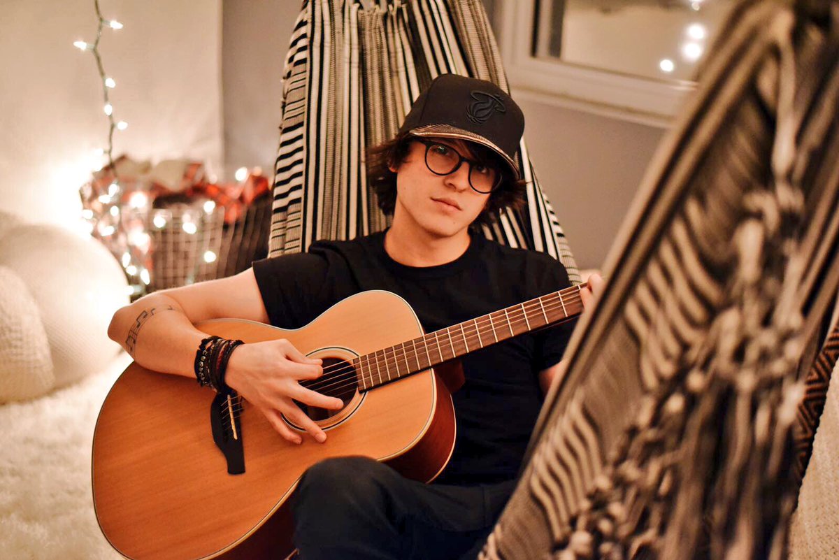 christophervele's tweet image. Te gustaría estar aquí conmigo? 😉 responde aquí ⬇️