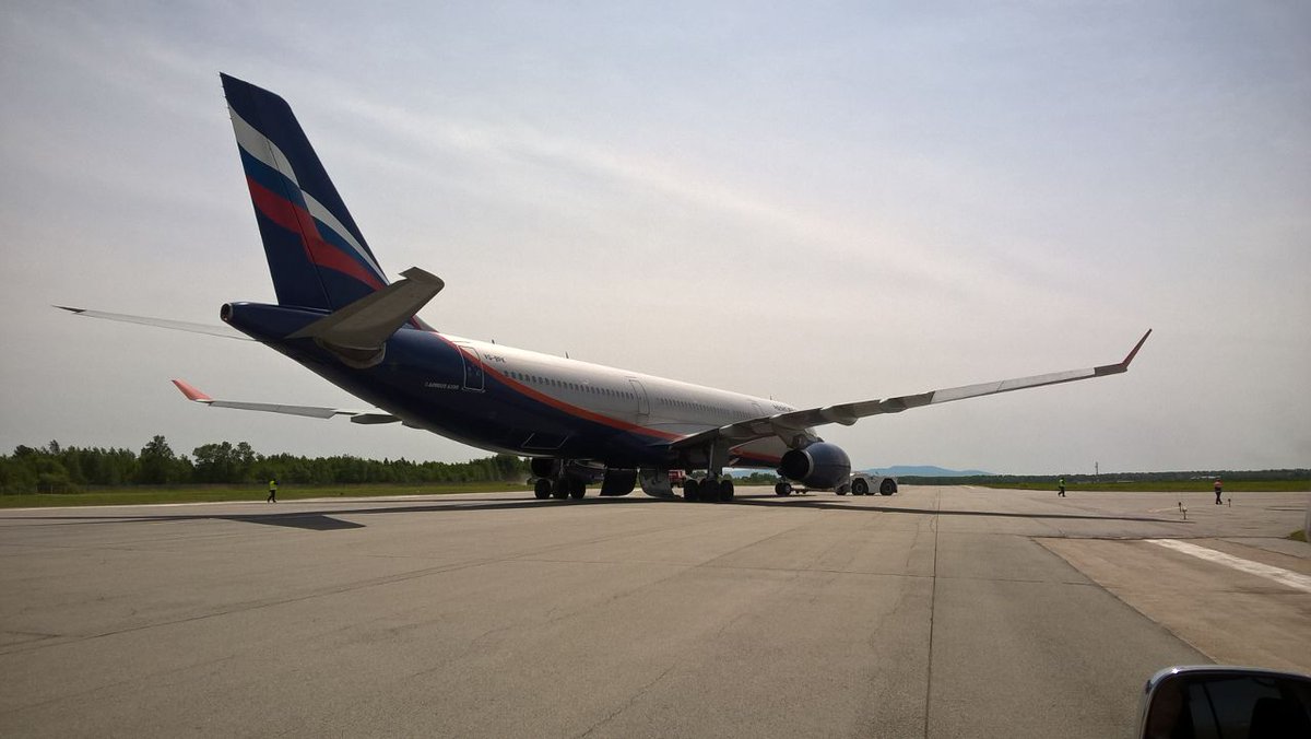Airbus a350 аэрофлот. Airbus a330-300 аэрофлот москва хабаровск. аэрофлот хабаровск аэропорт. москва с самолета. хабаровск москва аэрофлот.