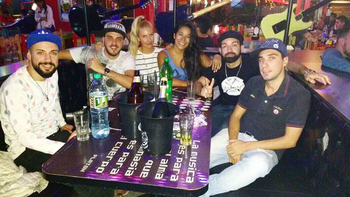 piielnegra's tweet photo. @albanoBenjamin @pablojdiaz35 @SilvanaOtero17 #adriii #pochoo https://t.co/QjqbIx4AE3