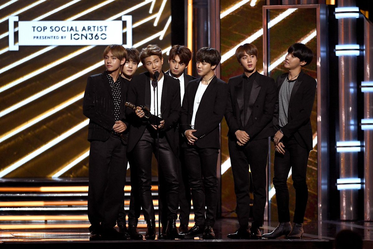 hosoekied's tweet photo. FELICIDADES CHICOS! Se merecen eso y mucho más^^ Son mis adoraciones. Los Amoo con el alma #BTSBBMA #BBMAs @BTS_twt https://t.co/3ciDpa4BPc