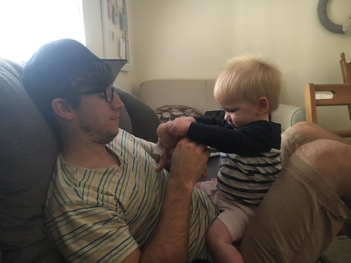 burton_laurel's tweet photo. #cuties https://t.co/AsPuh8lLBM