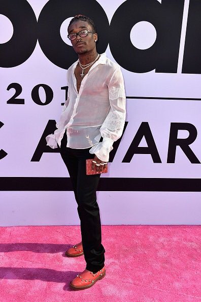 curatedbyctrl's tweet image. Lil Uzi Vert with the puffy sleeves. No romper but issa look #BBMAs️
