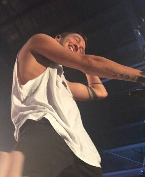 JoshftFood's tweet photo. @GrownTOPArg Éstas ah sí (inserte emoji de luna)

#topBBMAs https://t.co/z2Nv9QhW0z