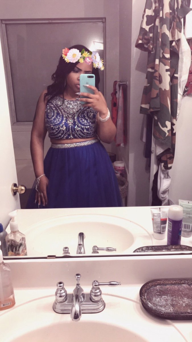 QueenDeiona's tweet photo. Prom π½π€€ #SetitOff17 https://t.co/TETA7oBGoT