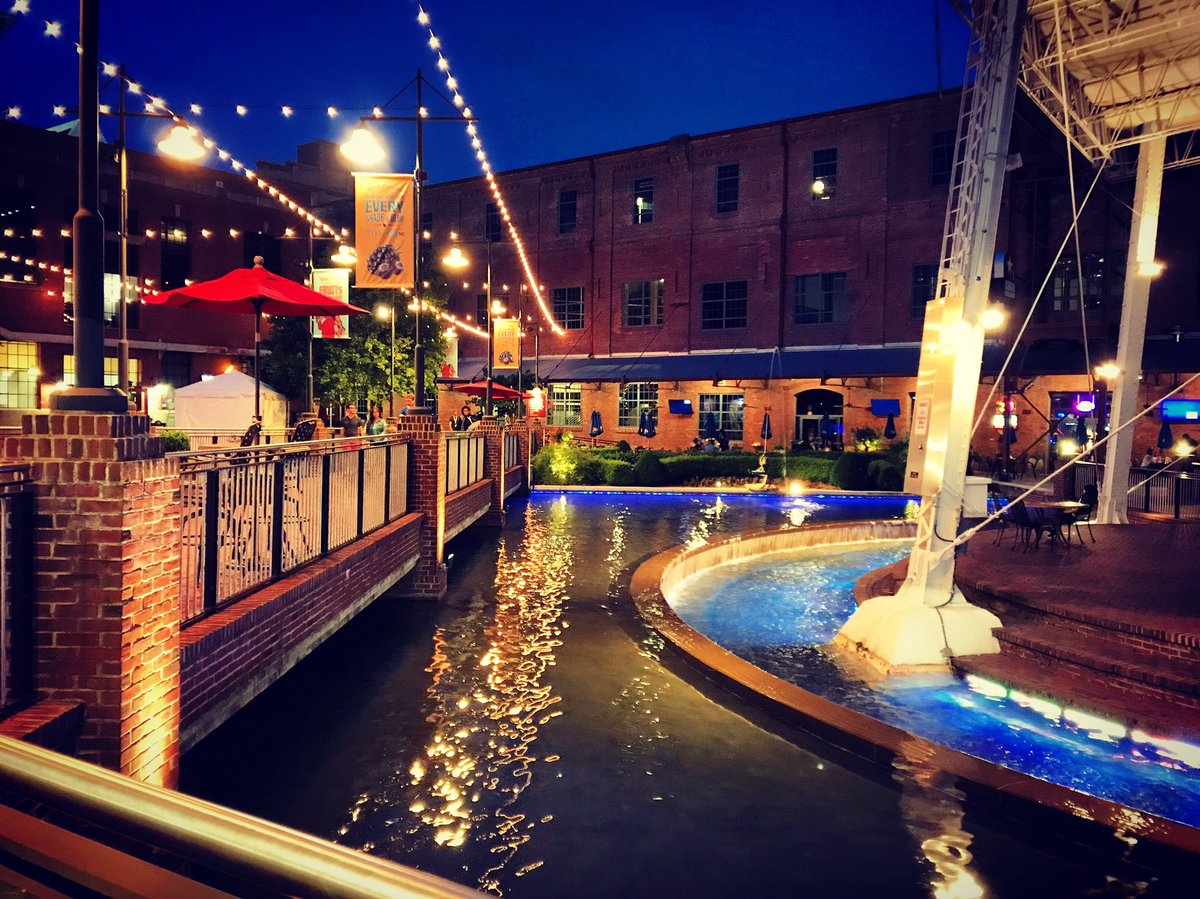 RheyneMusic's tweet image. Last night at #moogfest2017 before the 8hr drive back to New Jersey.