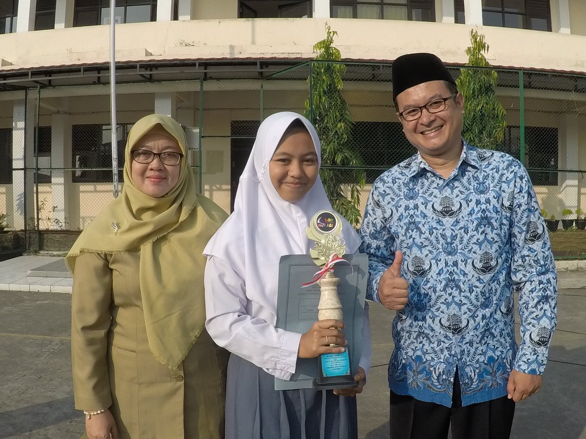 Sman3Sumedang's tweet photo. Selamat Paskibraka SMAN 3 Sumedang yg telah meraih Juara 5 LKBB Nasional 2017 https://t.co/ZanEhVysIo