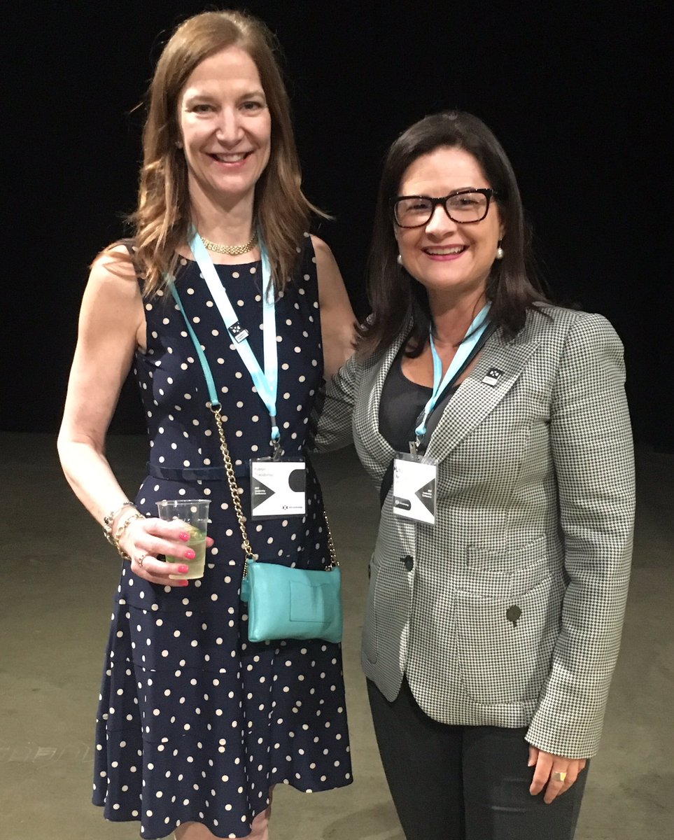 lisapettigrew's tweet photo. Great to see the fabulous @RoblynTheo #DXCWomen at #DXCLeaders17 @DXCTechnology @DXCHealth https://t.co/DhUeM1LxPg