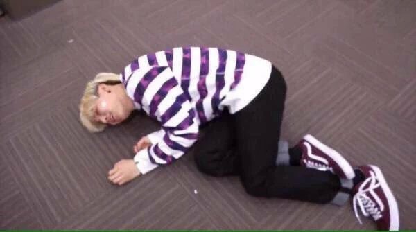 INNERCHILDSG's tweet photo. CUANDO ENFOCAN A BANGTAN:
#BBMAs https://t.co/WCsT1t8MOg