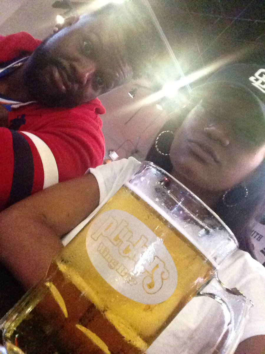 thatismeeks's tweet image. Beer googles #pluckers 🍻