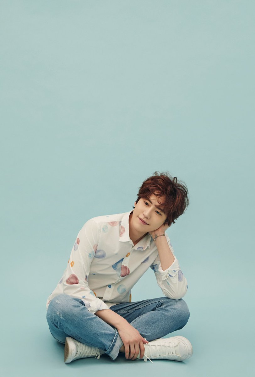 SMTOWNGLOBAL's tweet photo. #SUPERJUNIOR #KYUHYUN(@GaemGyu)'s new single '#다시만나는날(#GoodbyeForNow)' MV teaser drops today at 6PM(KST). https://t.co/noTw6Ibqcp