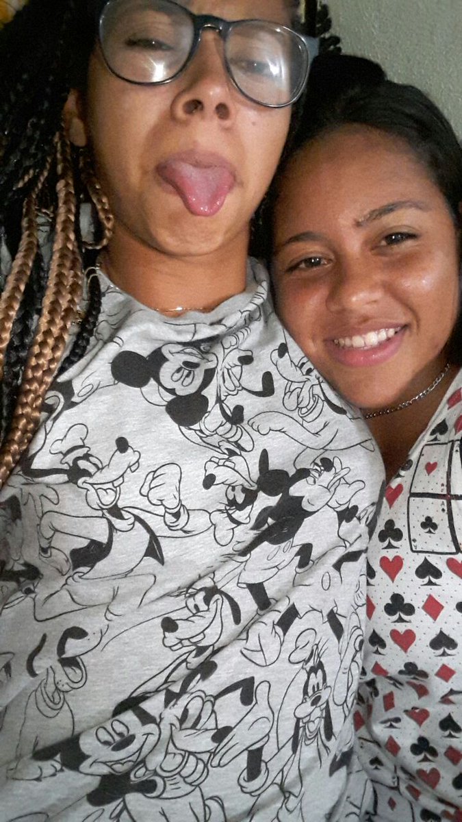 Thattasilvaa's tweet photo. Não tenho nem palavras pra descrever o amor de nossa amizade. ❤😍😘 https://t.co/9jDRrOcIx7