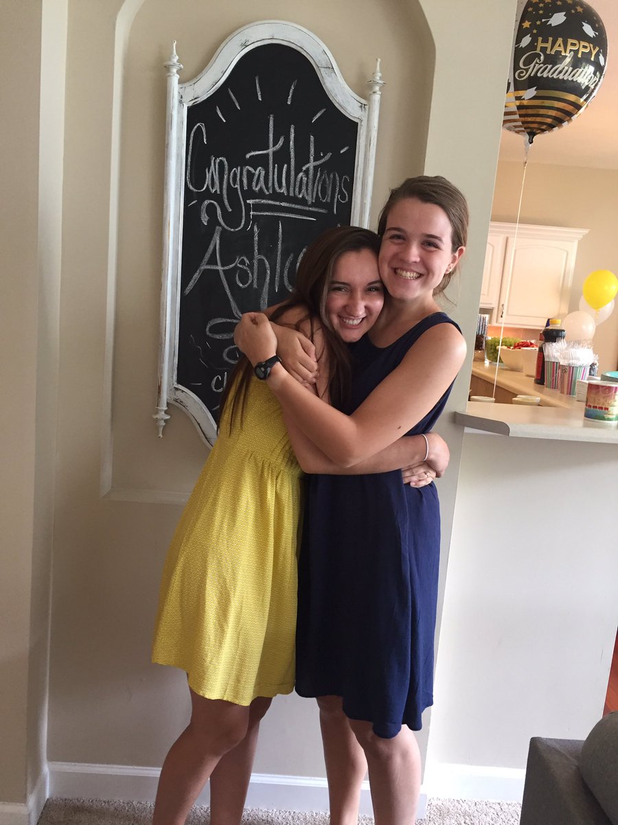 AlbrightAshlyn's tweet photo. I have the best of friends 😭❤️ https://t.co/i0PDfl3yXo