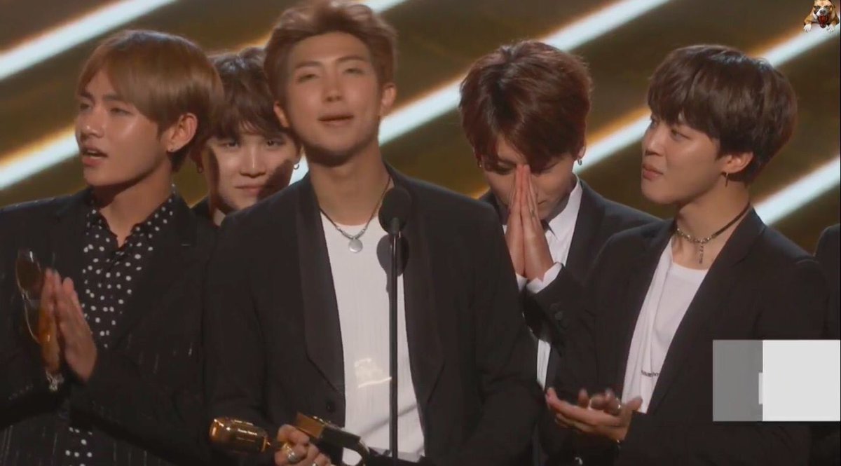 bangtan_russia's tweet photo. [ИНФО] БАНТАН ВЫИГРАЛИ В НОМИНАЦИИ "TOP SOCIAL ARTIST AWARD" НА #BBMAs !!!!!!!! 🎉🎉🎉 https://t.co/6LdjdWqhzP
