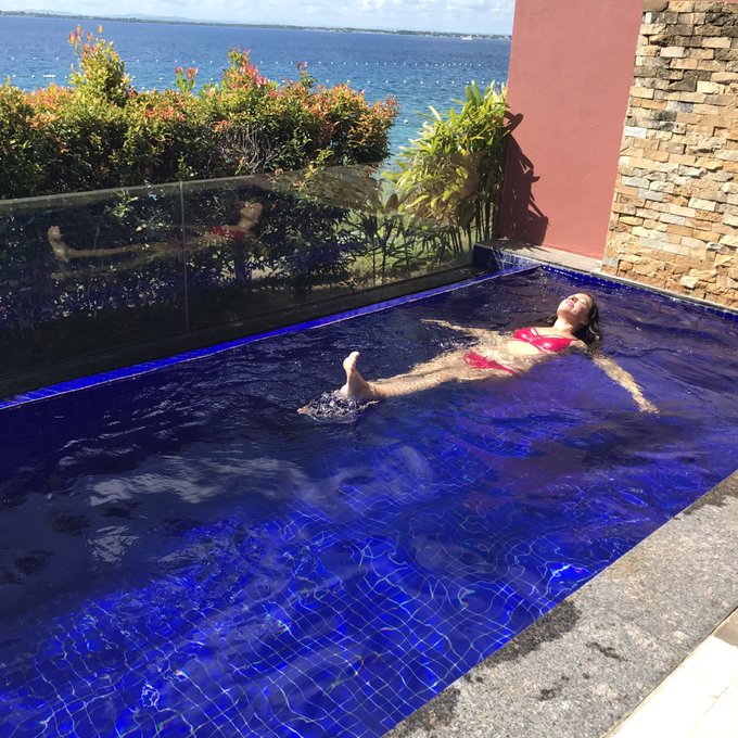 Feeling like a boss bitch in my very large plunge pool. #cebu @agentprovocateur #bikini 👙 https://t.