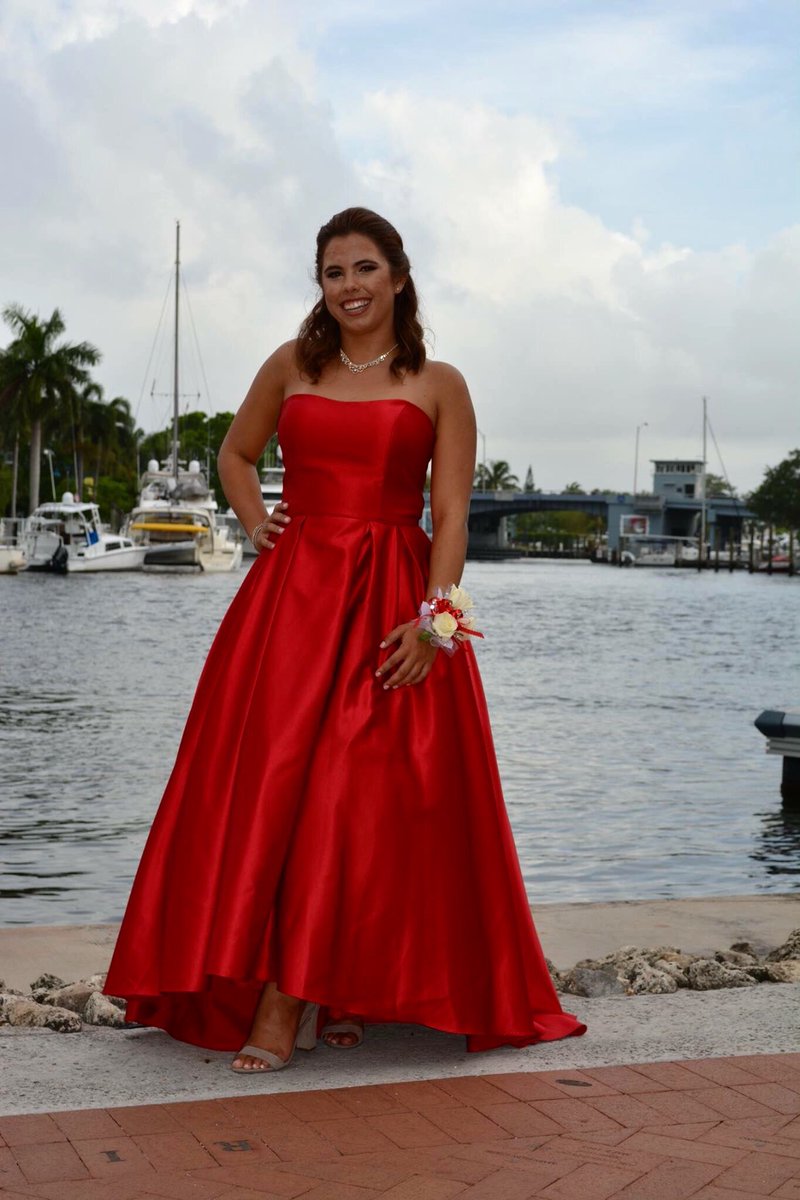 chloewalker__'s tweet photo. prom :) https://t.co/NrEk5wzCJo