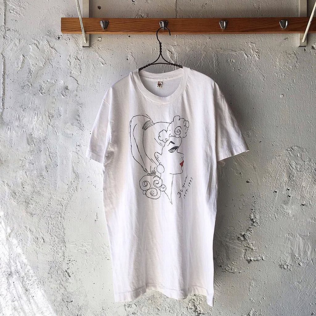 decadance1002's tweet photo. OLD "Fruit of the room" Painted T-Shirt
.
#used #vintage #mensstyle #ladiesstyle #vintagefashion #paintedt #fruit… https://t.co/jS5CCKAnbR https://t.co/QqeUh99WJ5