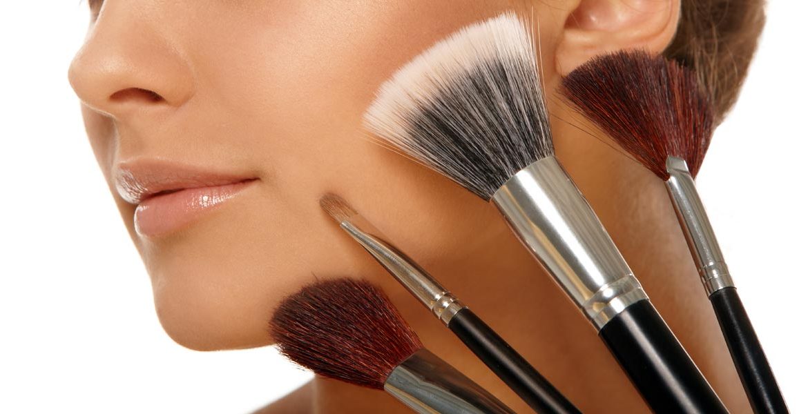 BioacademyItaly's tweet photo. come vestiamo il nostro viso oggi ? https://t.co/gtYbZ3pvTB #essens #makeup #benessere https://t.co/gOA97mrvNj