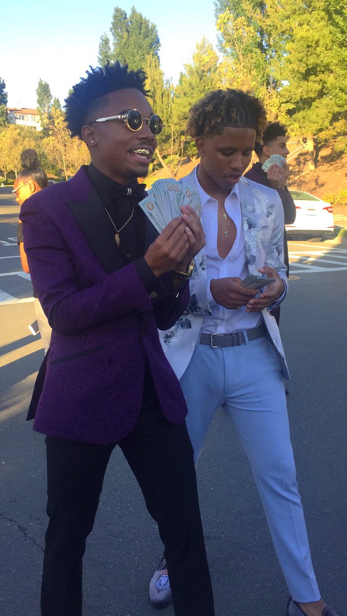 rarebandz2189's tweet photo. OhManGawdDamn🔮✨☔️ #HercLit #prom2k17  @vanellope_kayla https://t.co/f6MZ0kGv91