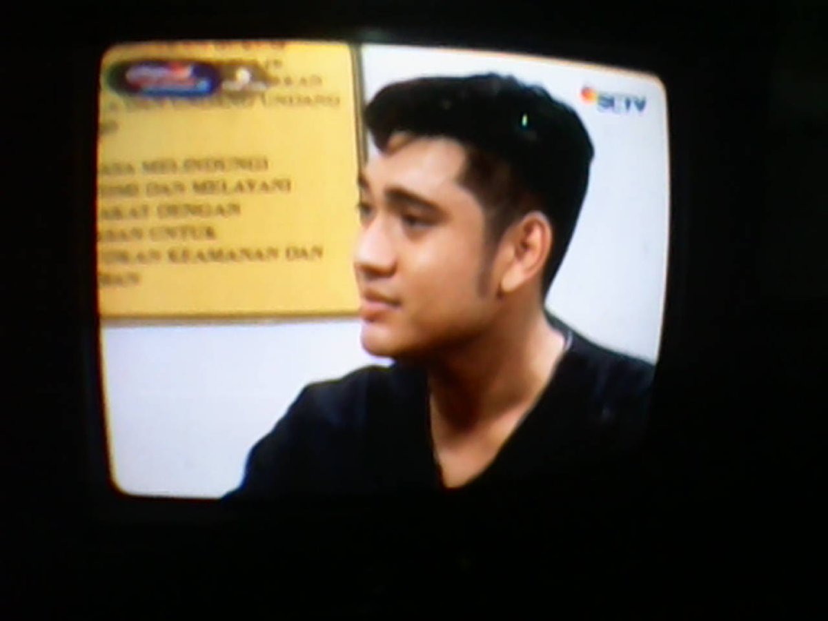 habullah_04's tweet photo. @BerkahCintaTV_ @BerkahCintaSCTV @BerkahCintaTV @BerkahCintaOFC @BerkahCinta_ Eros di tuduh sbg pelaku pembunuhan ayah tania, cobaan bg eros https://t.co/XQpxqrNcTr