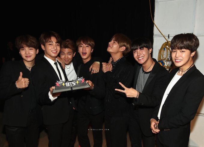 lipsonctts's tweet photo. Top Social Artist Award 
#BTSBBMA https://t.co/WPAWaJMN4l